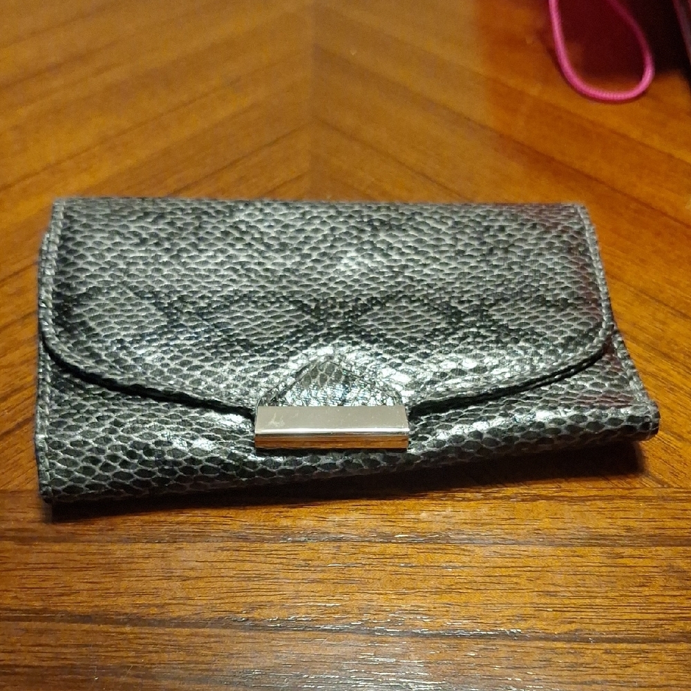 Elegant Black Snakeskin Wallet